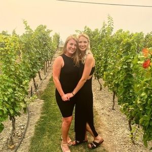 Meet your Posher, Dana